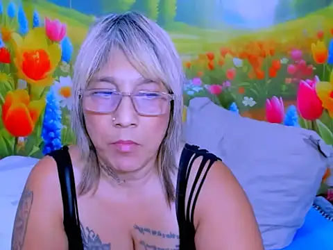 indianroxy XXX чат на живо