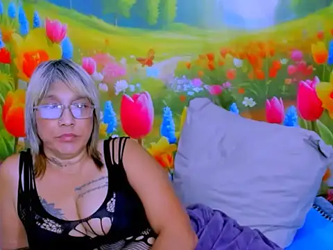 indianroxy: απευθείας συνομιλία ΧΧΧ