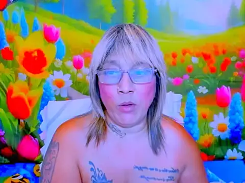 Chat +18 de indianroxy ao vivo