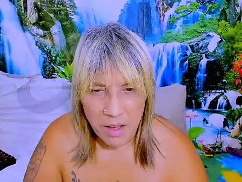 indianroxy XXX чат на живо