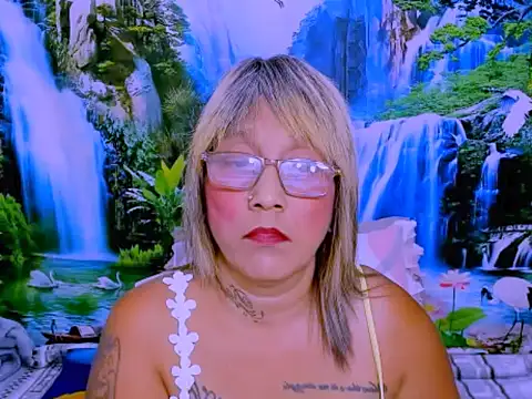 Chat +18 de indianroxy ao vivo