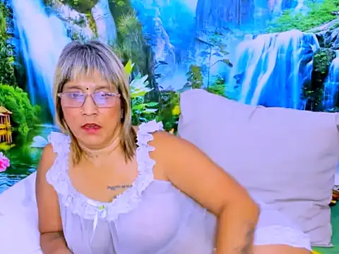 indianroxy élő XXX-chatje