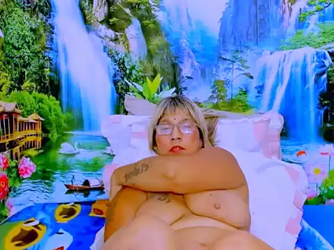 indianroxy's Live XXX Chat