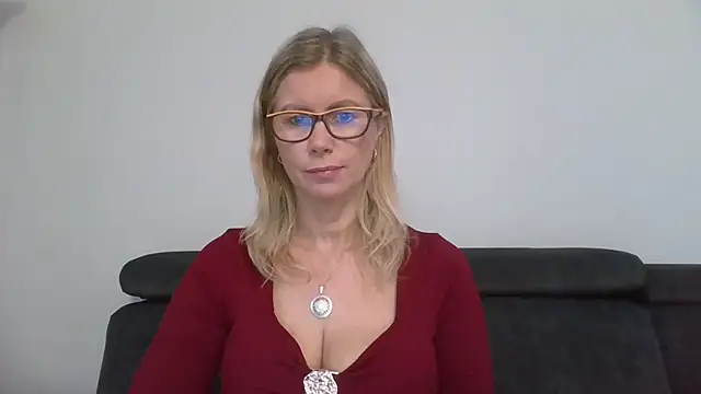 Show modela DoreenSexy na web-kameri