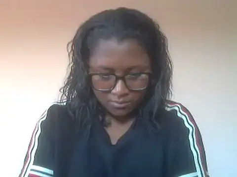 cutybigass Show in webcam