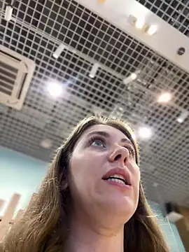 הופעת וובקאם של MariiD