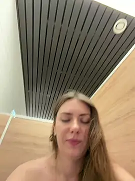 הופעת וובקאם של MariiD