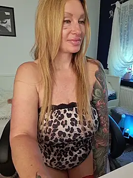 missjenn_x – Kamerová šou