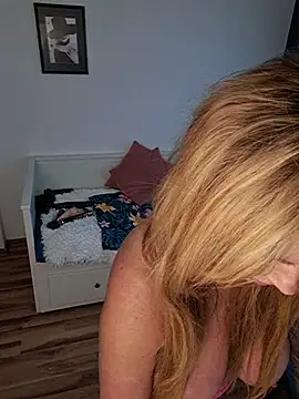 Pokazy przed kamerką – missjenn_x