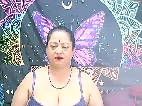 matureindian Adlı Modelin Canlı XXX Sohbeti