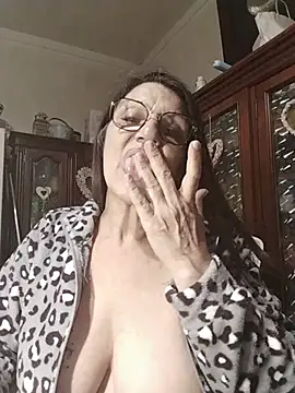 Živý XXX chat Melmamalhuda@xh