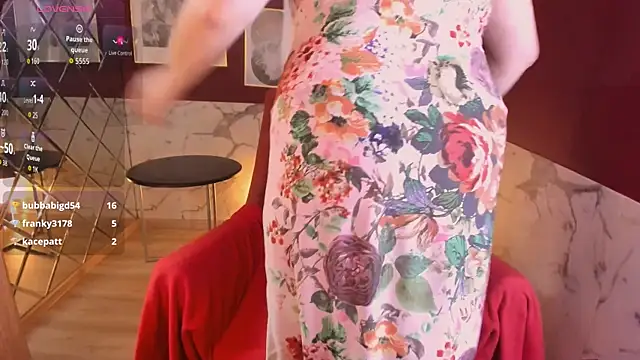 Chat +18 de KellyPerfection ao vivo