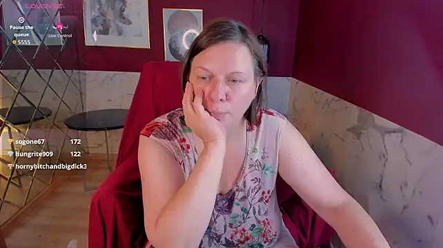 Chat +18 de KellyPerfection ao vivo
