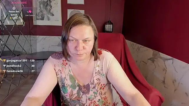 XXX chat uživo modela KellyPerfection