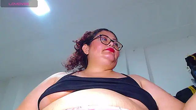 ashelymalefica's Live Chat Room