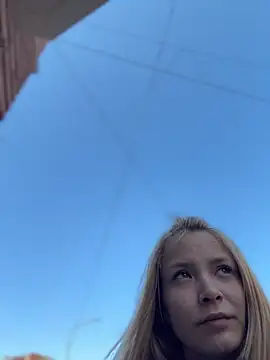 AnastasiaAniess: διαδικτυακό σόου στην κάμερα