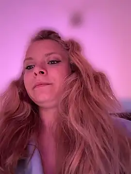 AnastasiaAniessn Webbikameraesitys