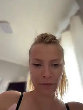 AnastasiaAniess' Live XXX Chat