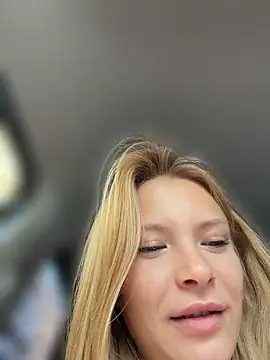 AnastasiaAniess Adlı Modelin Canlı Sohbet Odası