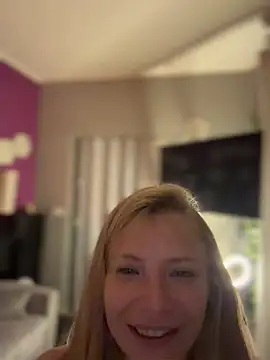 AnastasiaAniess Adlı Modelin Canlı Sohbet Odası