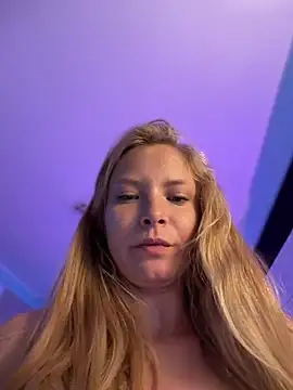 צ'אט XXX בשידור חי של AnastasiaAniess