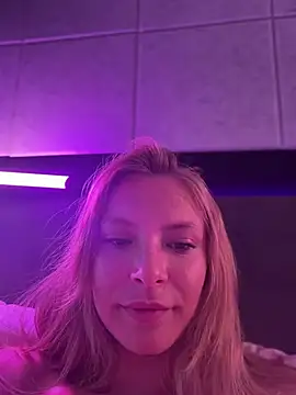 AnastasiaAniess XXX чат на живо