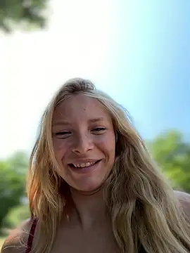 Show modela AnastasiaAniess na web-kameri