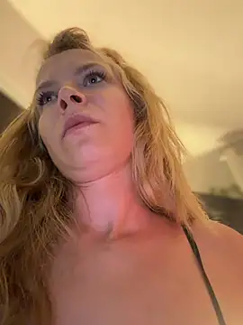 AnastasiaAniess' Live XXX Chat