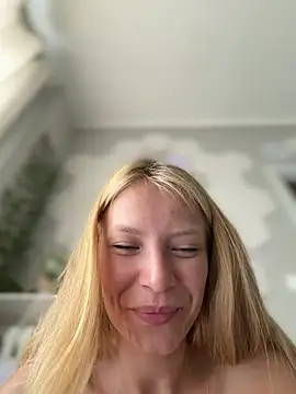 AnastasiaAniess' Live XXX Chat