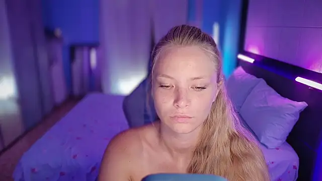 AnastasiaAniess' Live XXX Chat
