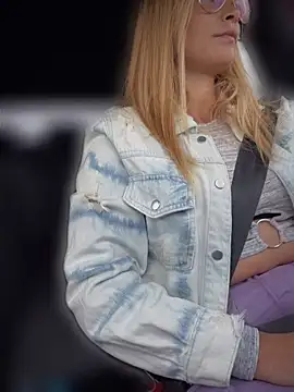 AnastasiaAniess élő XXX-chatje