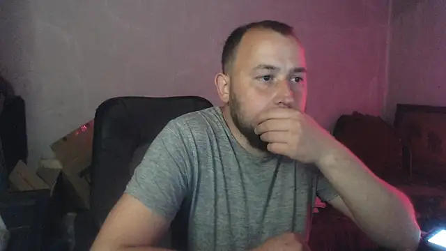 Show modela BIG-COCK-OMG na web-kameri