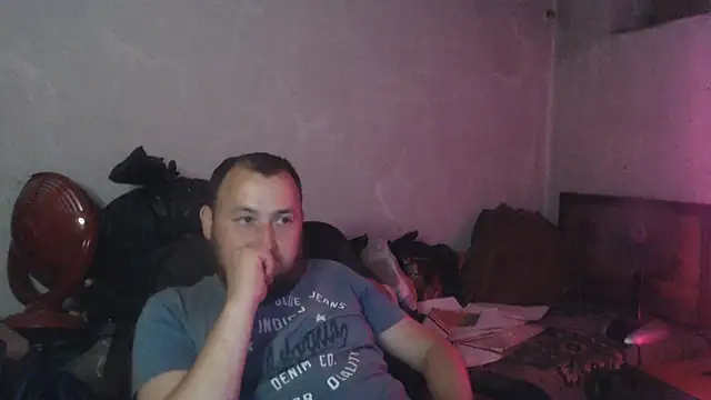 Show modela BIG-COCK-OMG na web-kameri