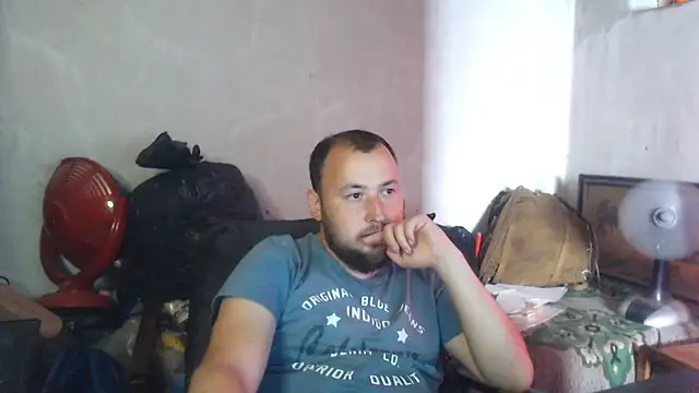 Show modela BIG-COCK-OMG na web-kameri
