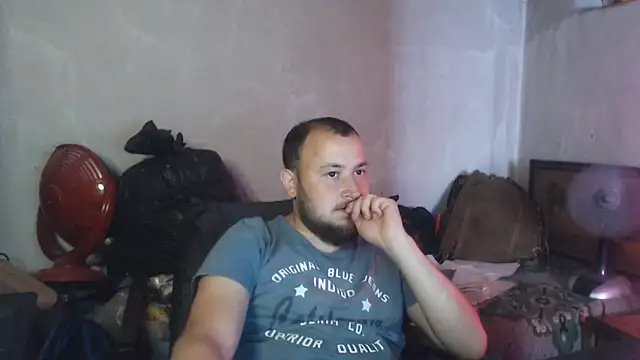 Show modela BIG-COCK-OMG na web-kameri