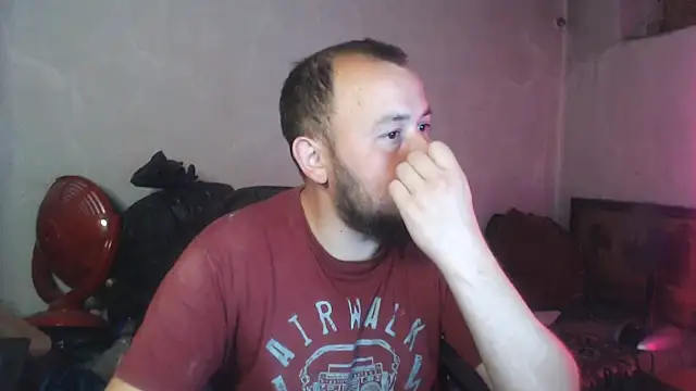 Show modela BIG-COCK-OMG na web-kameri