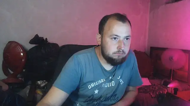 Show modela BIG-COCK-OMG na web-kameri