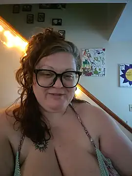 ticklesquirt – Naživo XXX chat