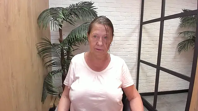 LindaPassionate's Live XXX Chat