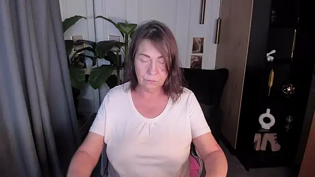 LindaPassionate Adlı Modelin Canlı XXX Sohbeti