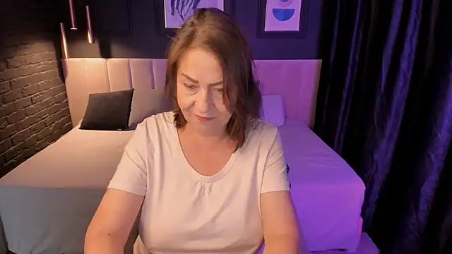 LindaPassionaten Live XXX chat