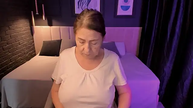 צ'אט XXX בשידור חי של LindaPassionate