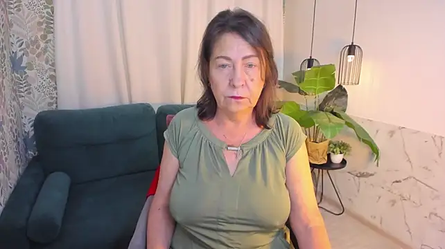 LindaPassionate XXX чат на живо