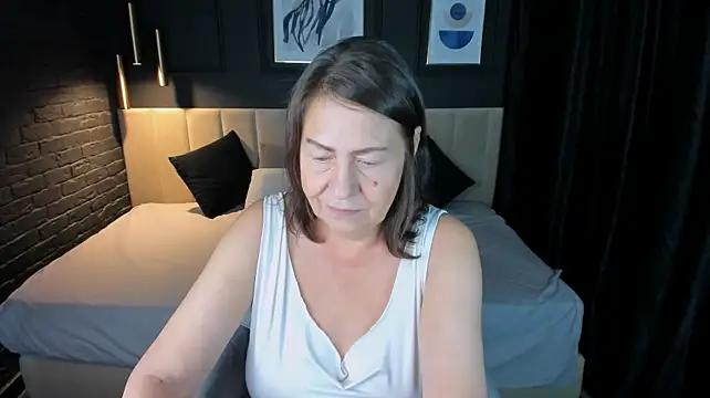 LindaPassionate Adlı Modelin Canlı XXX Sohbeti