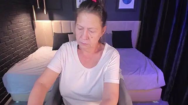 LindaPassionate 现场XXX聊天