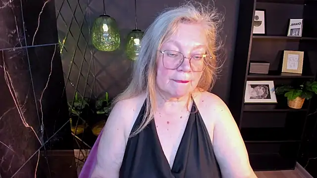Chat +18 de NataliMellow ao vivo