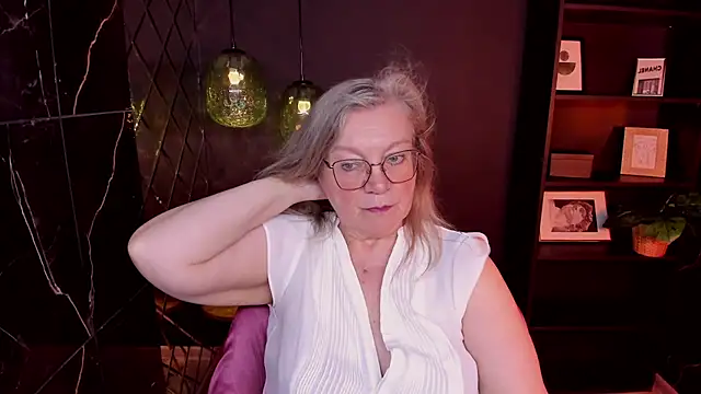 NataliMellow's Live XXX Chat