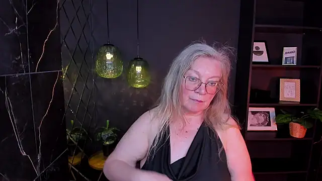 NataliMellow Show in webcam