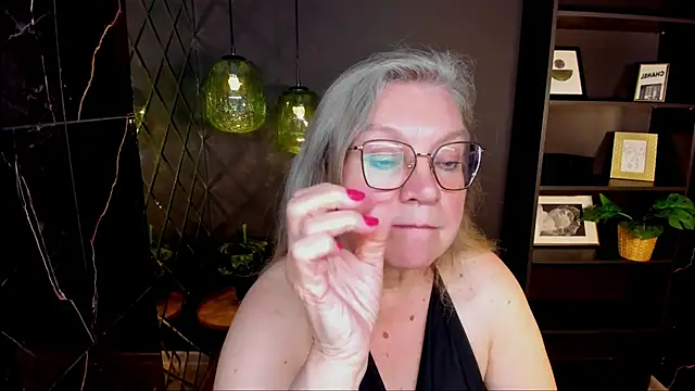NataliMellow webcam show