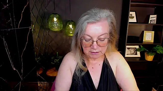 Chat +18 de NataliMellow ao vivo